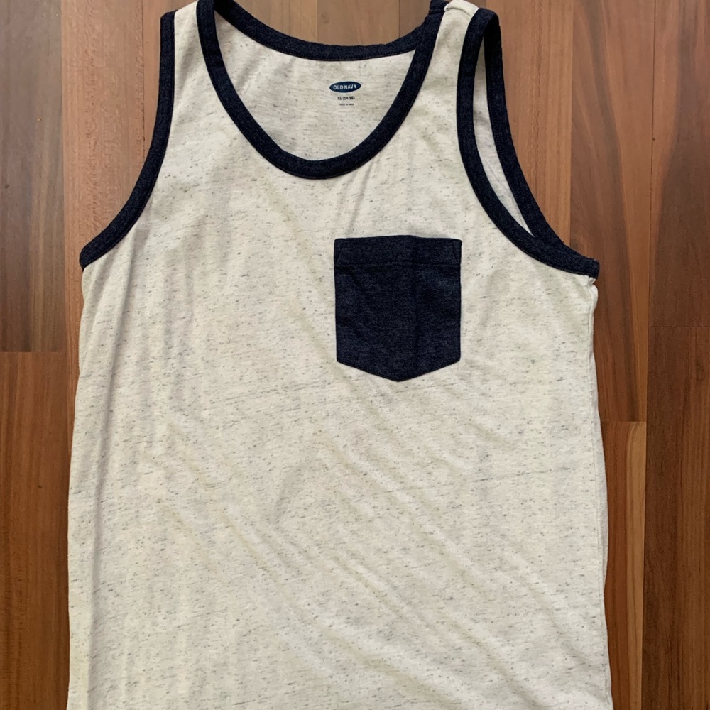 Boys old navy tank top - Picture 1 of 4